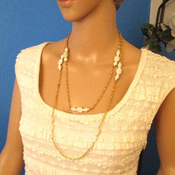 HOBE 53" Floral Milk Glass Gold Chain Convertible Necklace ~ VINTAGE Designer - Picture 5 of 14